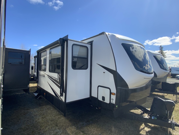 2023 FOREST RIVER LACROSSE LUXURY LITE 3375FE